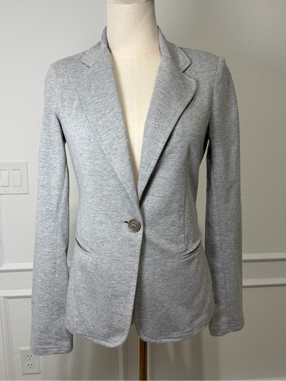 Tailored Light Gray Knit Single-Button Blazer